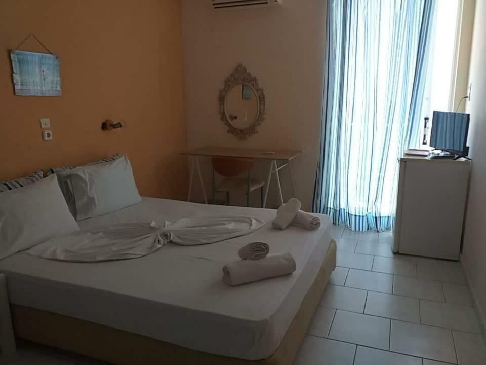 Kavos Bay Seafront Hotel Agia Marina  Екстер'єр фото
